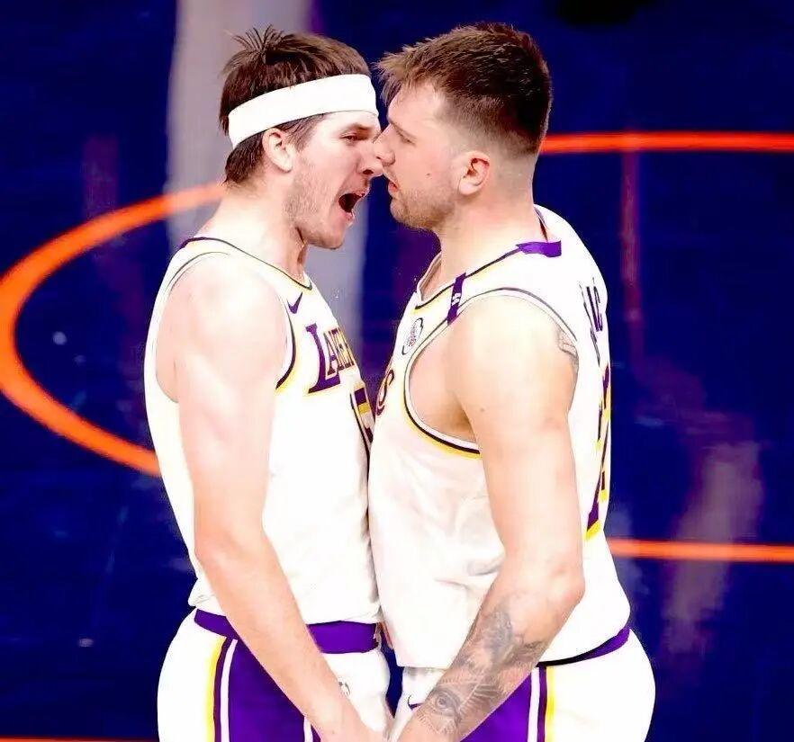 开云体育-什么？湖人要给落选秀2.4亿合同！！